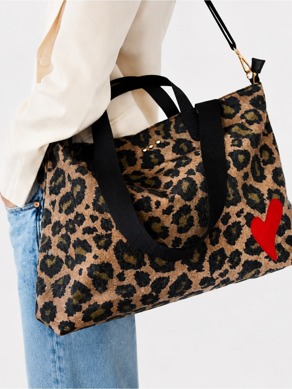 Chelsie Canvas Print Tote Bag in Leopard